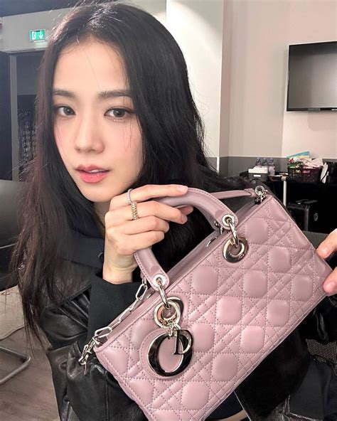 jisoo princess of dior.